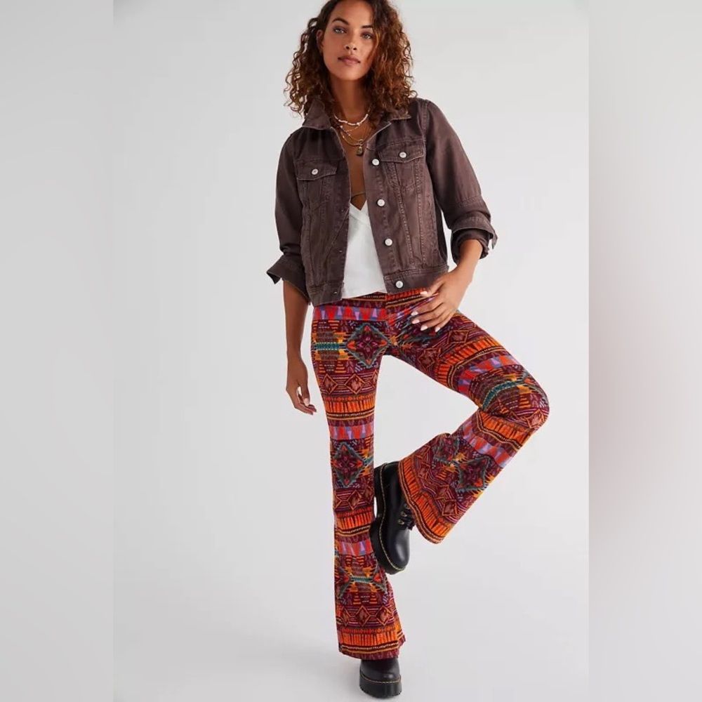 🆕 Free People Pull On Corduroy Printed Flare Pants, Sedona, NWOT, Size 24, 00 - Picture 3 of 11